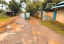 বড়লেখা-জুড়ী সড়কের বেহাল দশা, জনদুর্ভোগ চরমে